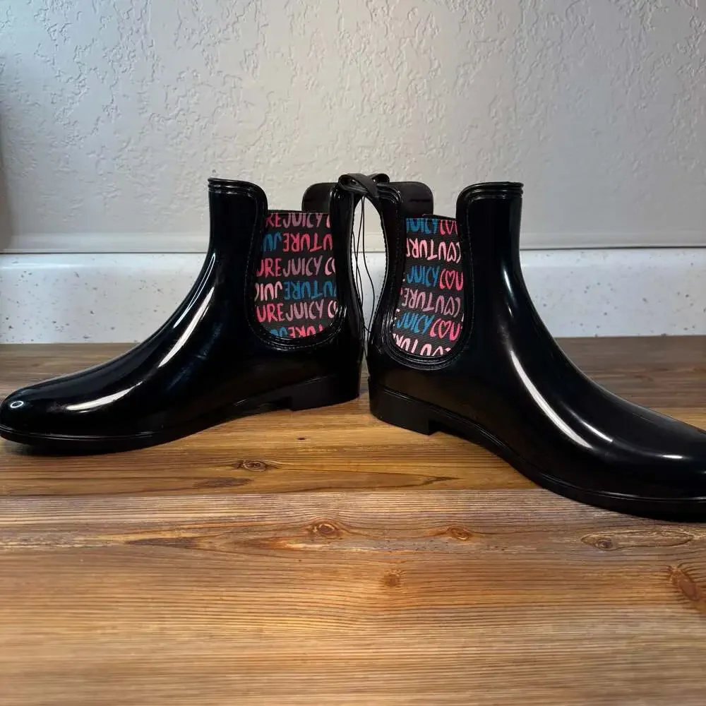 NEW JUICY COUTURE Romance Black Chelsea Rain Boots Women’s 10 Ankle Boot